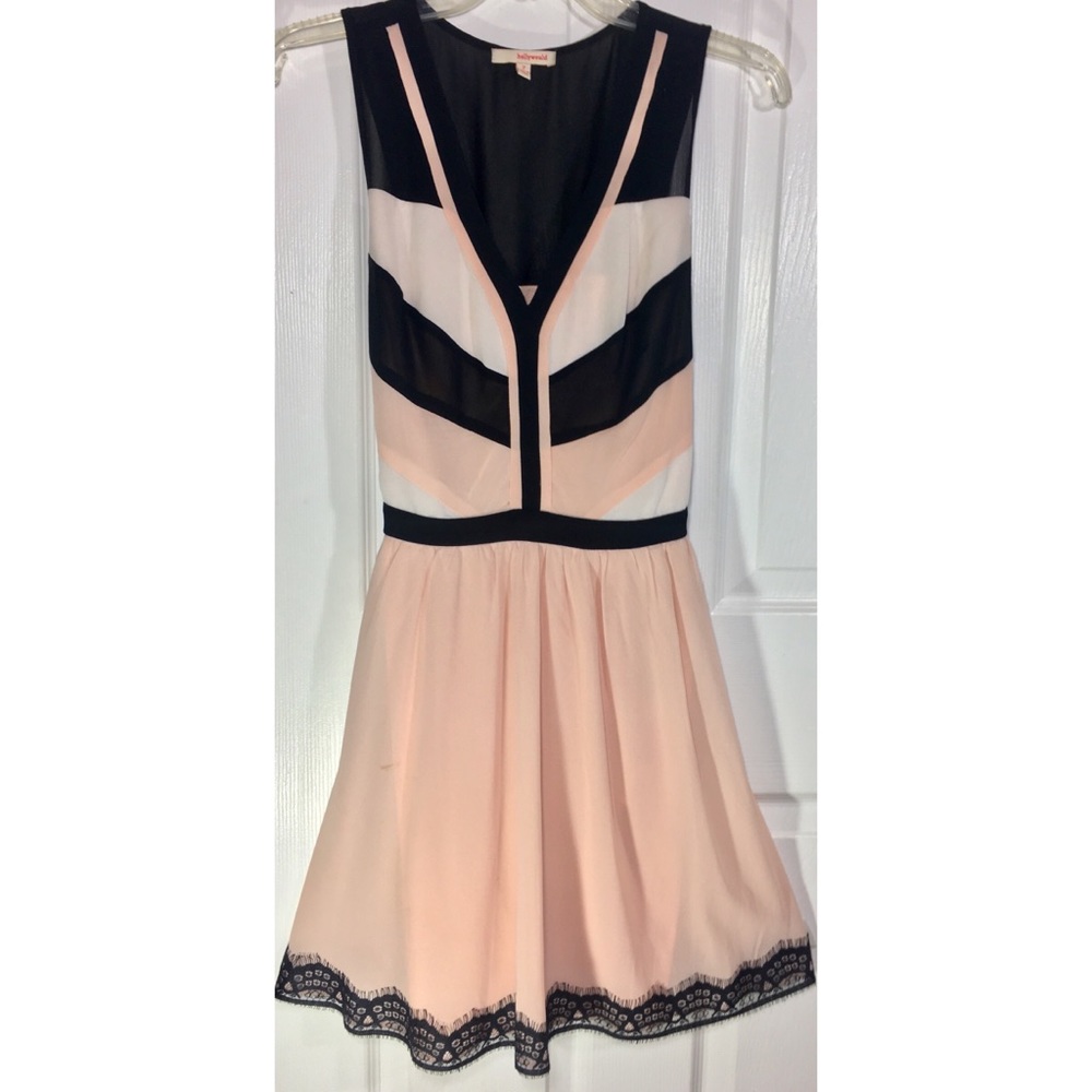 Black Pink White Sleeveless V-Neck Dress Size 7